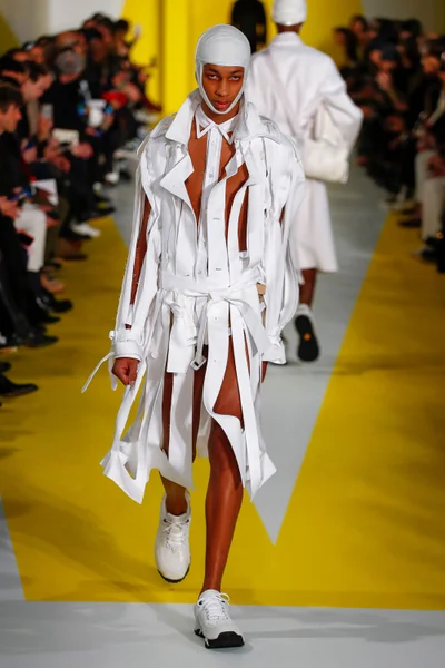 Look 30